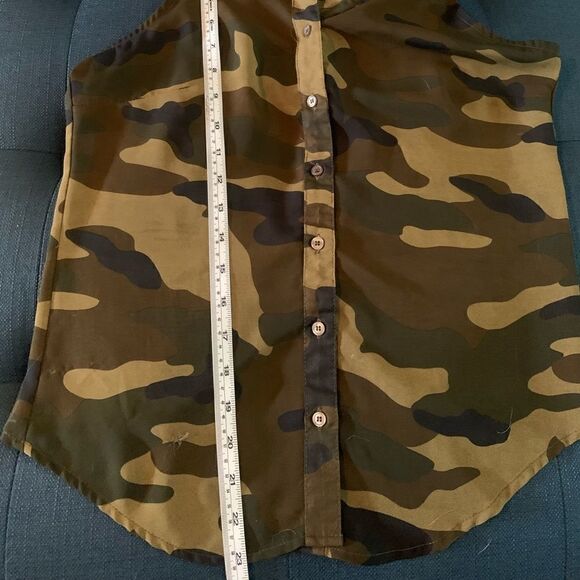 🎄Prototype Camo Buttondown Wrap-back Blouse - Picture 6 of 7